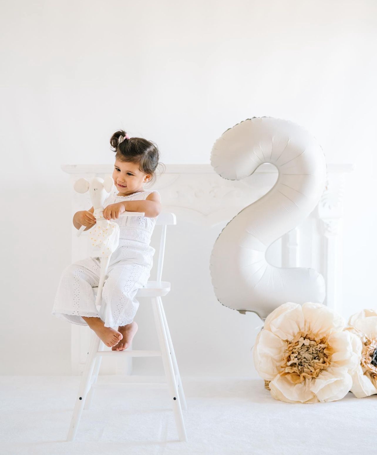 Beige Hand-Dyed Giant Tissue Paper Flower Backdrop Decoration - sonafey