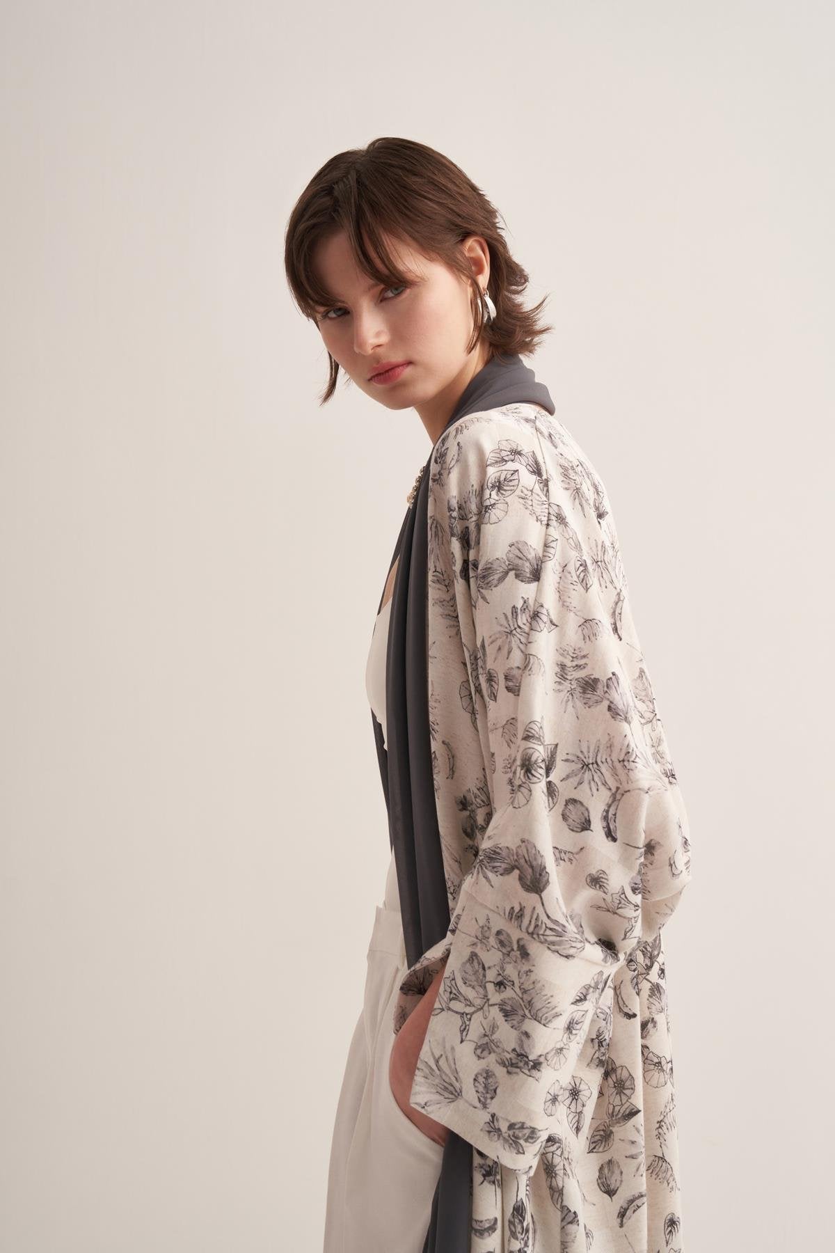 Linen Touch Black Floral Patterned Abaya - sonafey